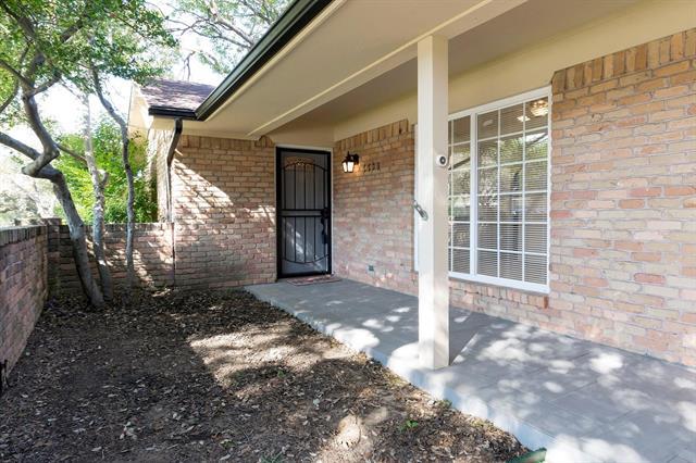 Photo - 7709 Village Trail Dr