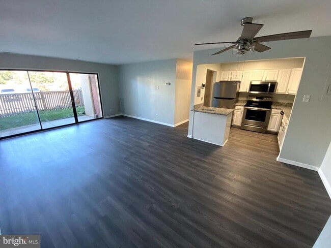 Photo - 10123 Prince Pl Unit 103-10A