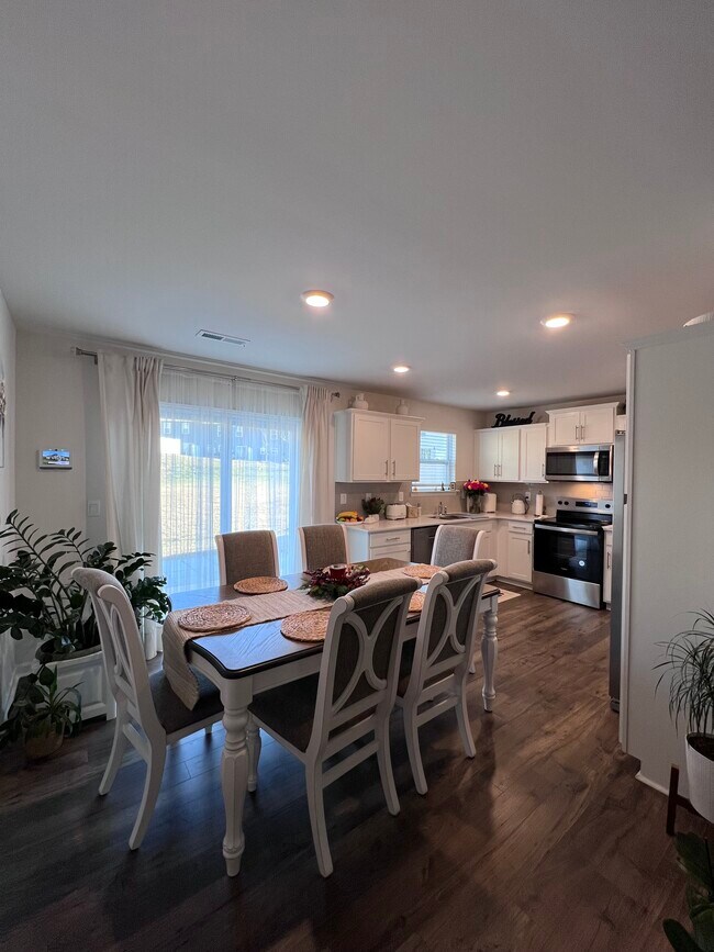 Photo - 95 Malcolm Ct