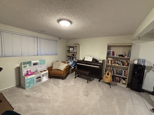 Photo - 125 W 8710 S