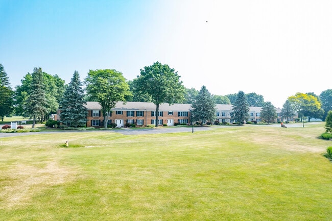 Photo - Bob-O-Link Manor