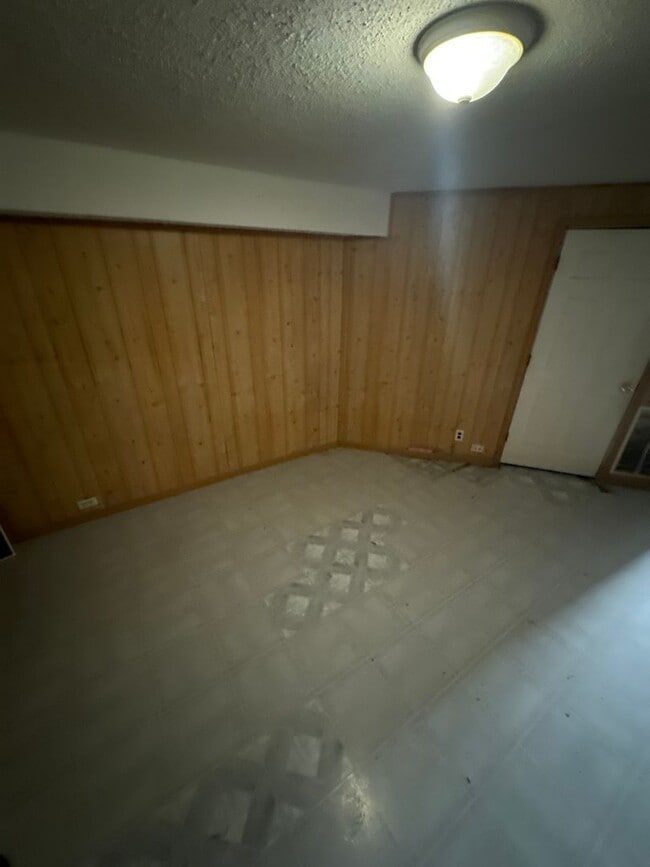 Photo - Available January 1st! Spacious 3 Bedroom ...