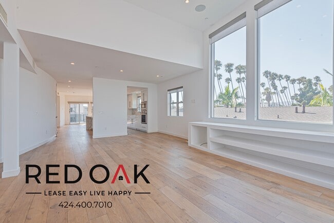 Photo - Stunning Three-Bedroom with Luxurious Fini... Unit C