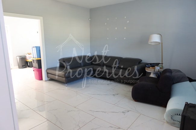 Photo - 2532 Washington St