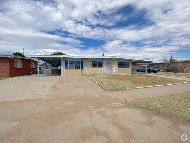 Building Photo - Northeast El Paso 4bed/2bath Rental