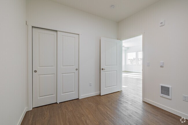 2BR, 1BA - 750SF - Second Bedroom
