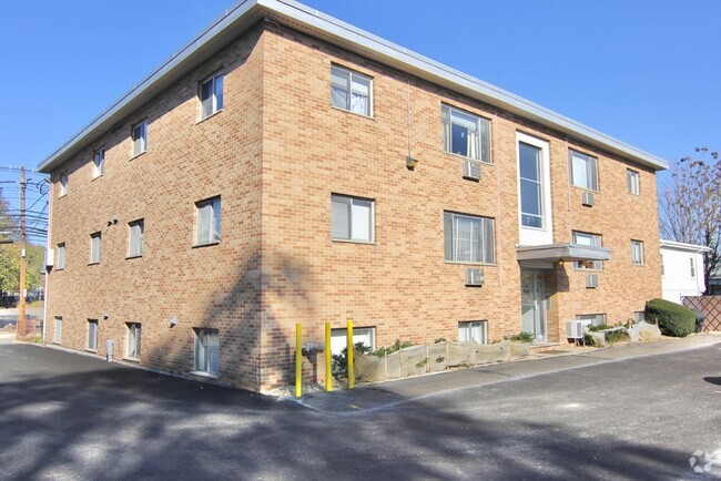 Building Photo - 220 School St Unit 9 Rental