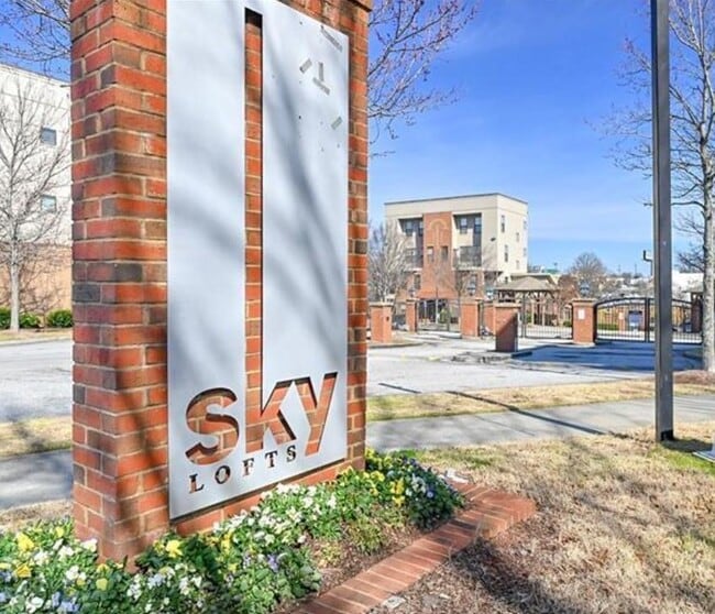 Building Photo - 898 Oak St SW Unit 3405