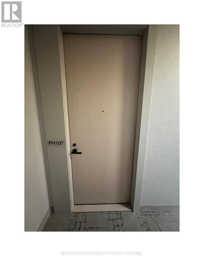 Photo - 8 Interchange Wy Unité PH107