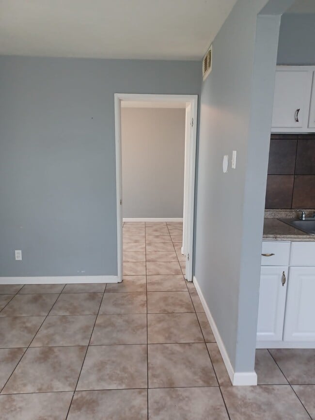 Photo - 2520 Telegraph Rd