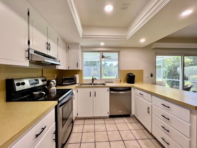 Building Photo - 5878 Tidewater Dr