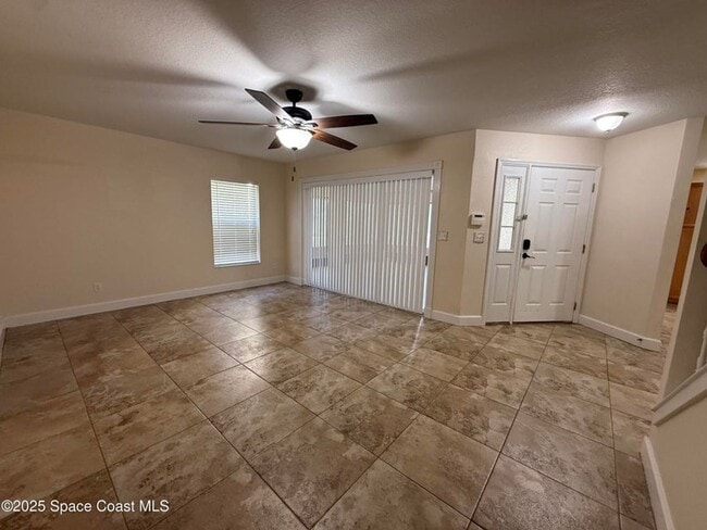 Photo - 2613 S Park Ave