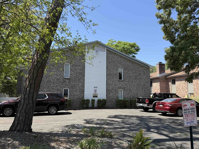 Building Photo - 407 76th Ave N