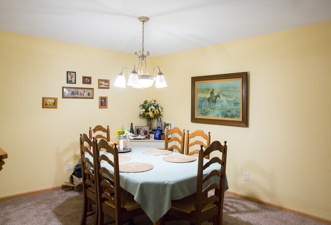 Dining Room - 1017 Autumn Dr Unit 1017