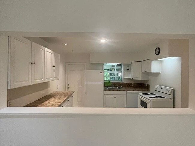 Photo - 1005 SW 7th Ter