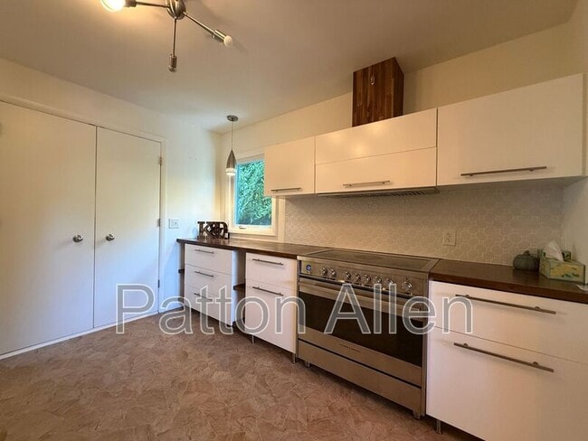 Photo - 44 Broadview Ave