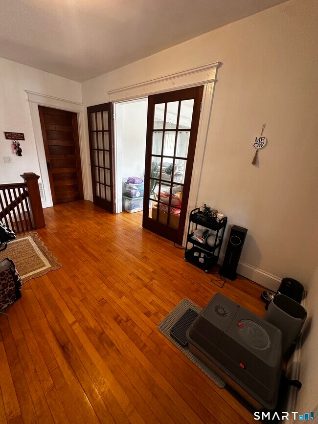 27 E 9th St Unit 2