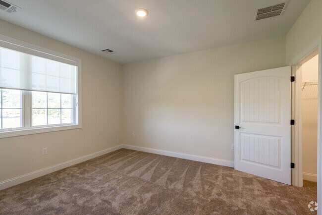 2BR, 1BA - 1,200SF