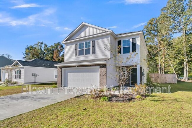 Photo - 399 Spruce Ivy St