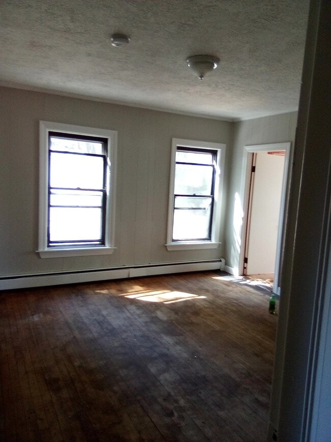 26 Hale St Unit 1-left