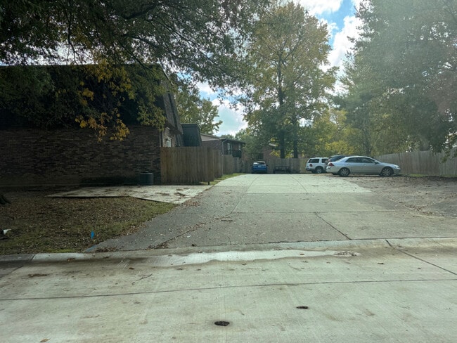 Photo - 623 Sycamore Cir