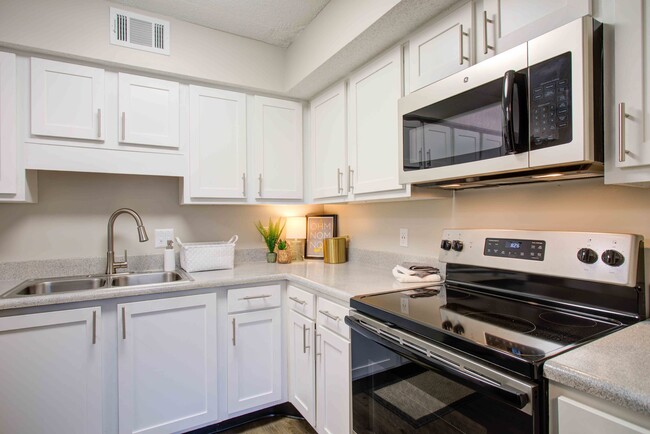 Building Photo - Avana South Oaks Rental