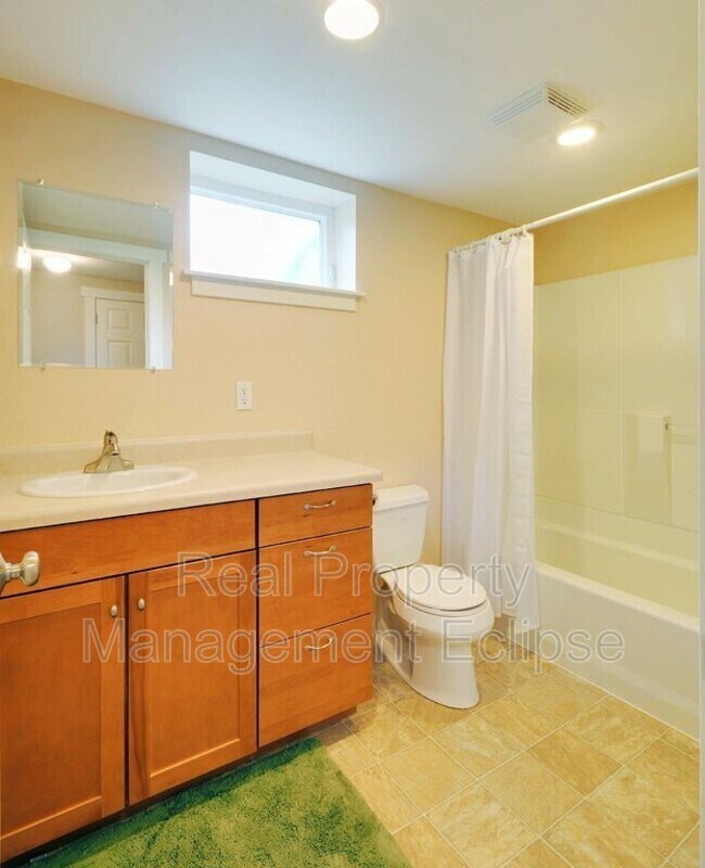 Photo - 3832 NE 85th St