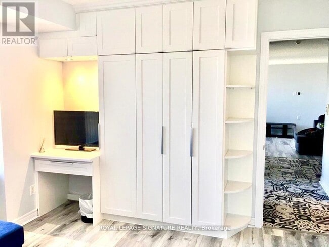 Photo - 310 Burnhamthorpe Rd W Unité 3306