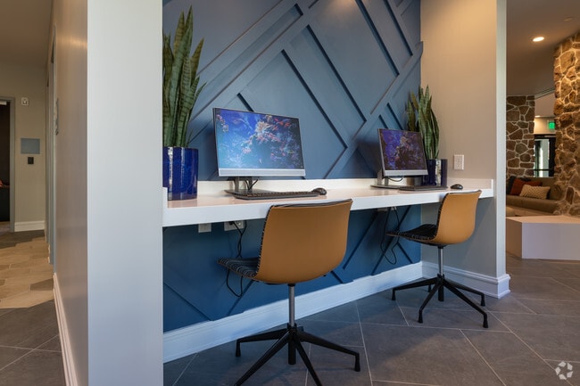 Business Center - Arlo