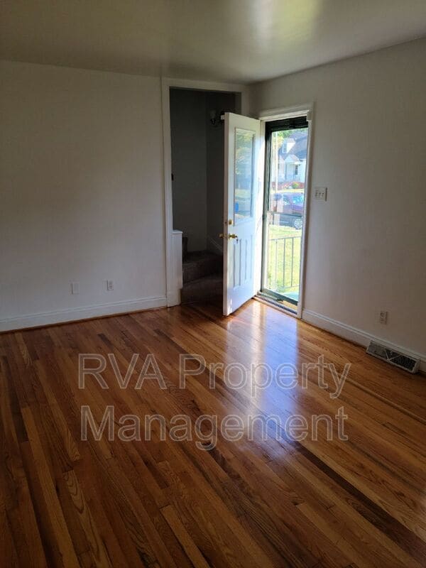 Photo - 1915 Parlow Dr