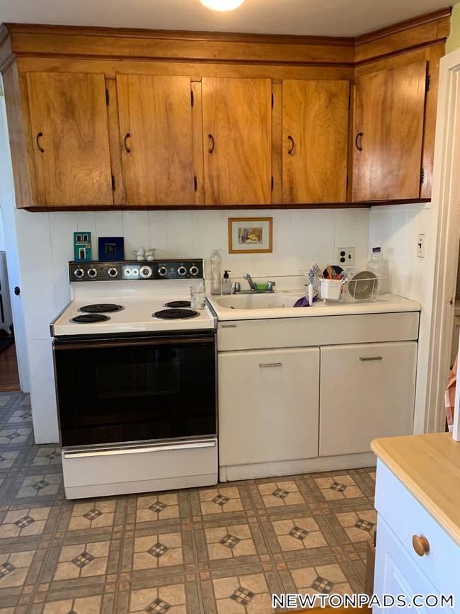 99 Jackson Rd Unit 1