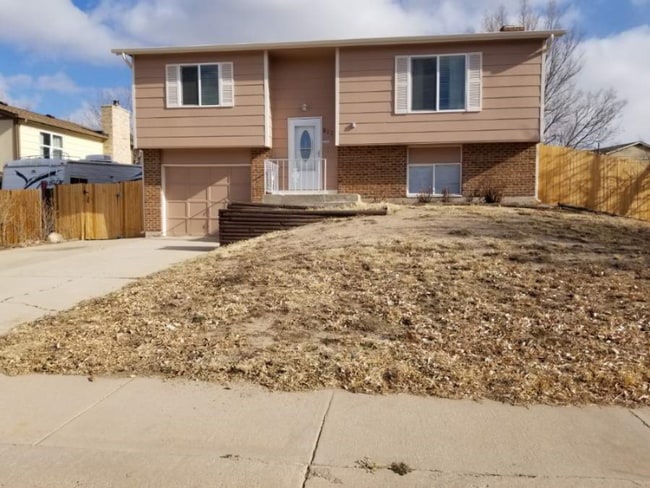 Photo - 817 Badger Dr