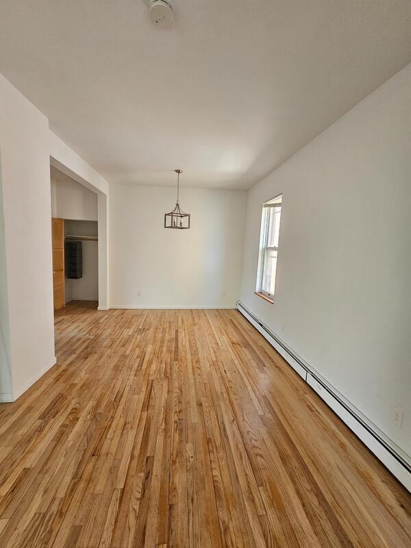 Photo - 18 S Bridge St