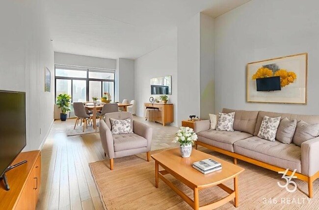 Building Photo - Washington Street