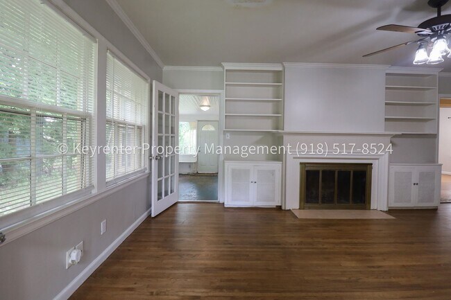 Photo - 3322 E 23rd St