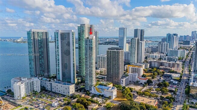 Photo - 501 NE 31st St Unidad 3896