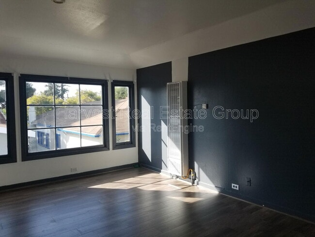 Building Photo - 2331 Sacramento St Rental