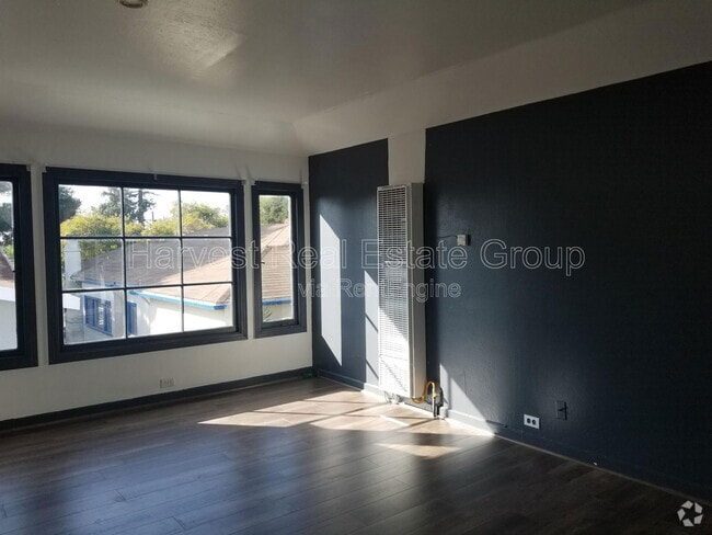 Building Photo - 2331 Sacramento St Rental