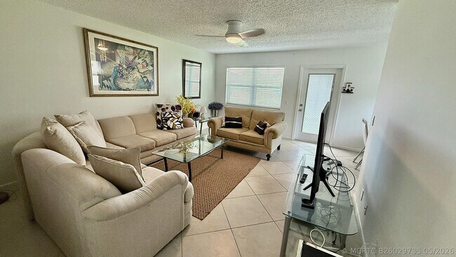 Photo - 316 Markham Crescent