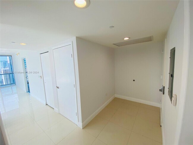 Photo - 475 Brickell Ave