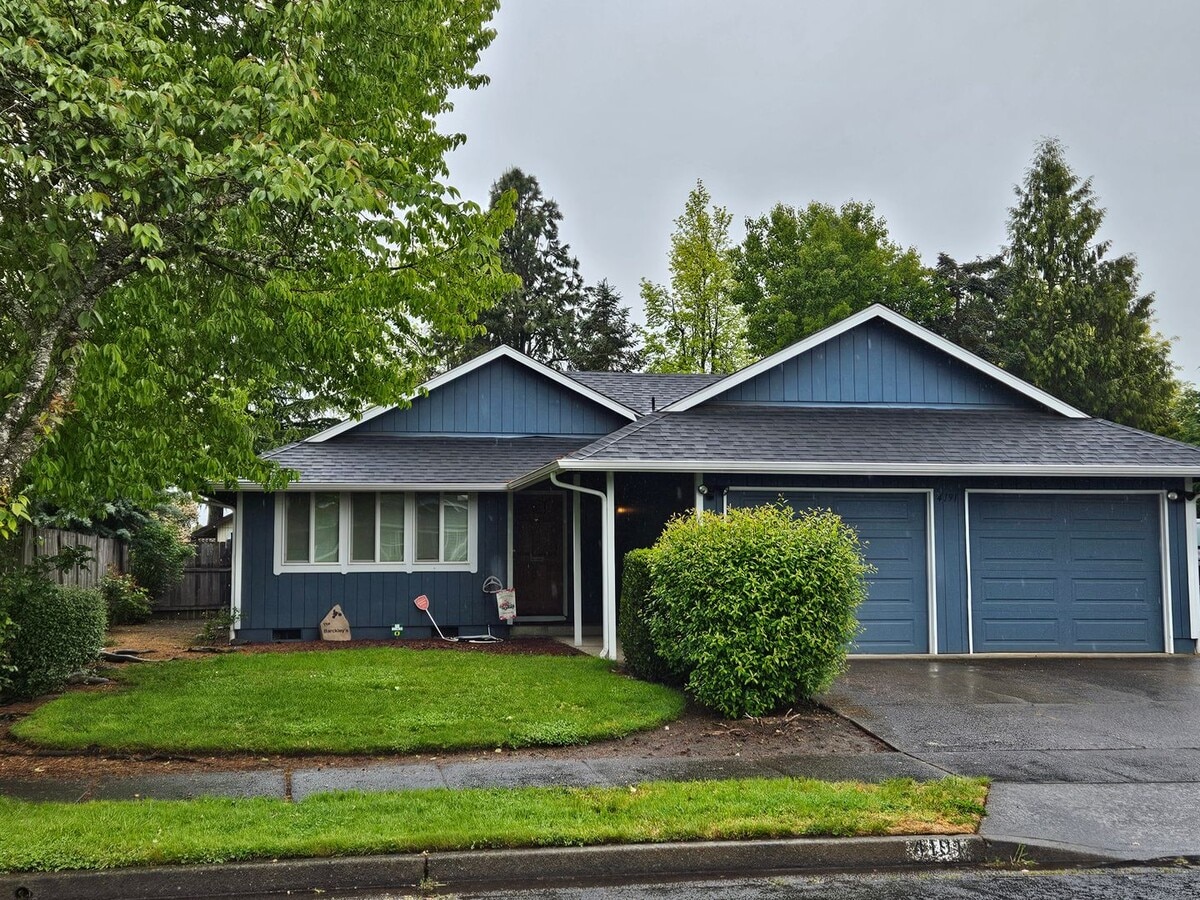 Beautiful 3 Bedroom, 1.5 Bathroom Home in West Eugene - Beautiful 3 Bedroom, 1.5 Bathroom Home in West Eugene