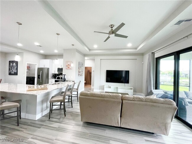 Photo - 812 SW 8th Pl