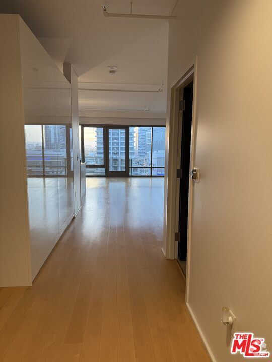 Building Photo - 1100 S Hope St Unit 1212 Rental