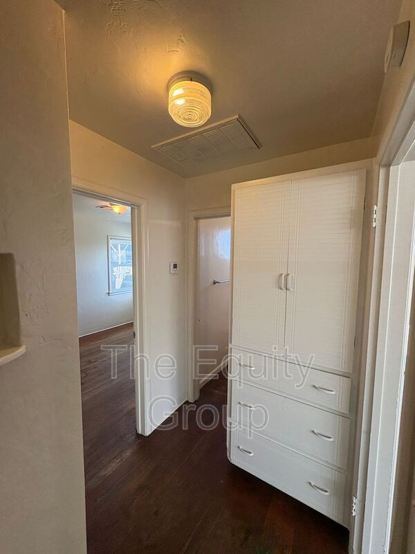 Photo - 500 N Hall St