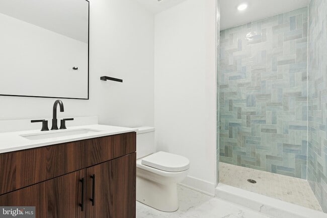 Photo - 501 Washington Ln Unit 204