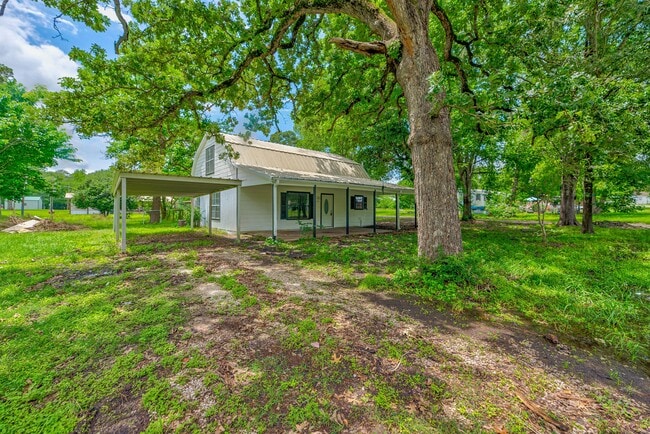 Photo - 428 Lakewood Dr