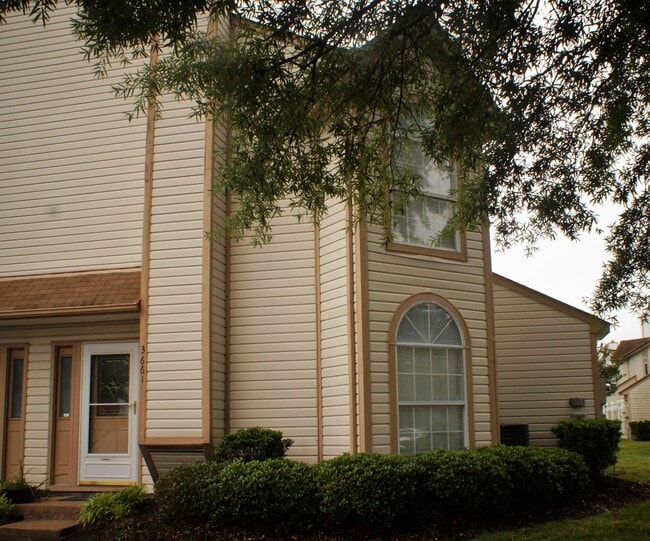 Photo - 3661 Essex Pond Quay