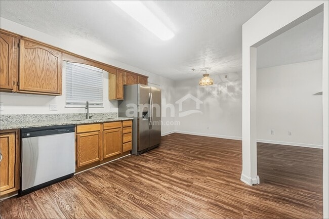 5942 Katrina Ln