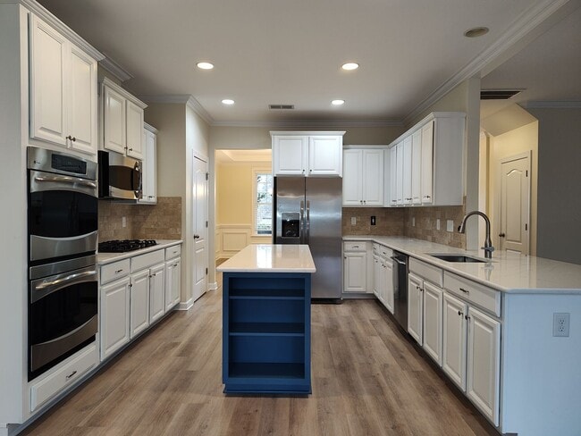 Photo - Gorgeous 5-bedroom, 5-bathroom house in the Lawson Community!