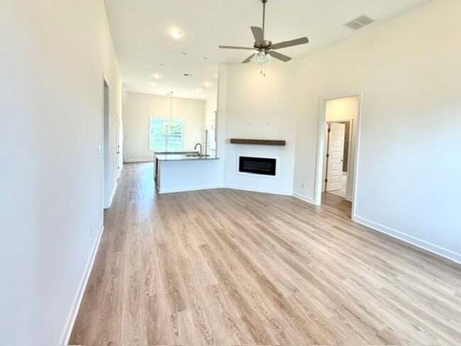 155 Summer Rose Ln Unit 1